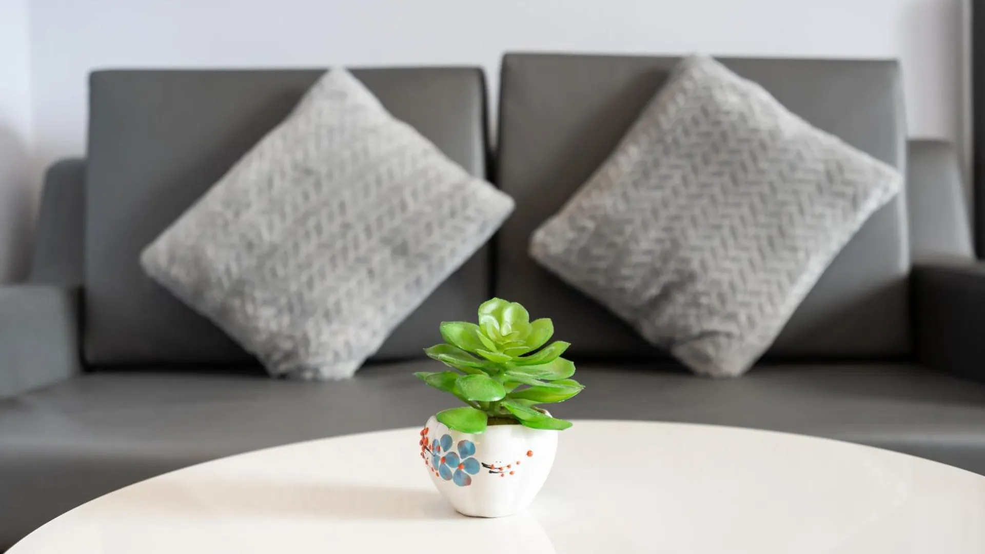 Miredu Apartment - In Cbd Ho Chi Minh City